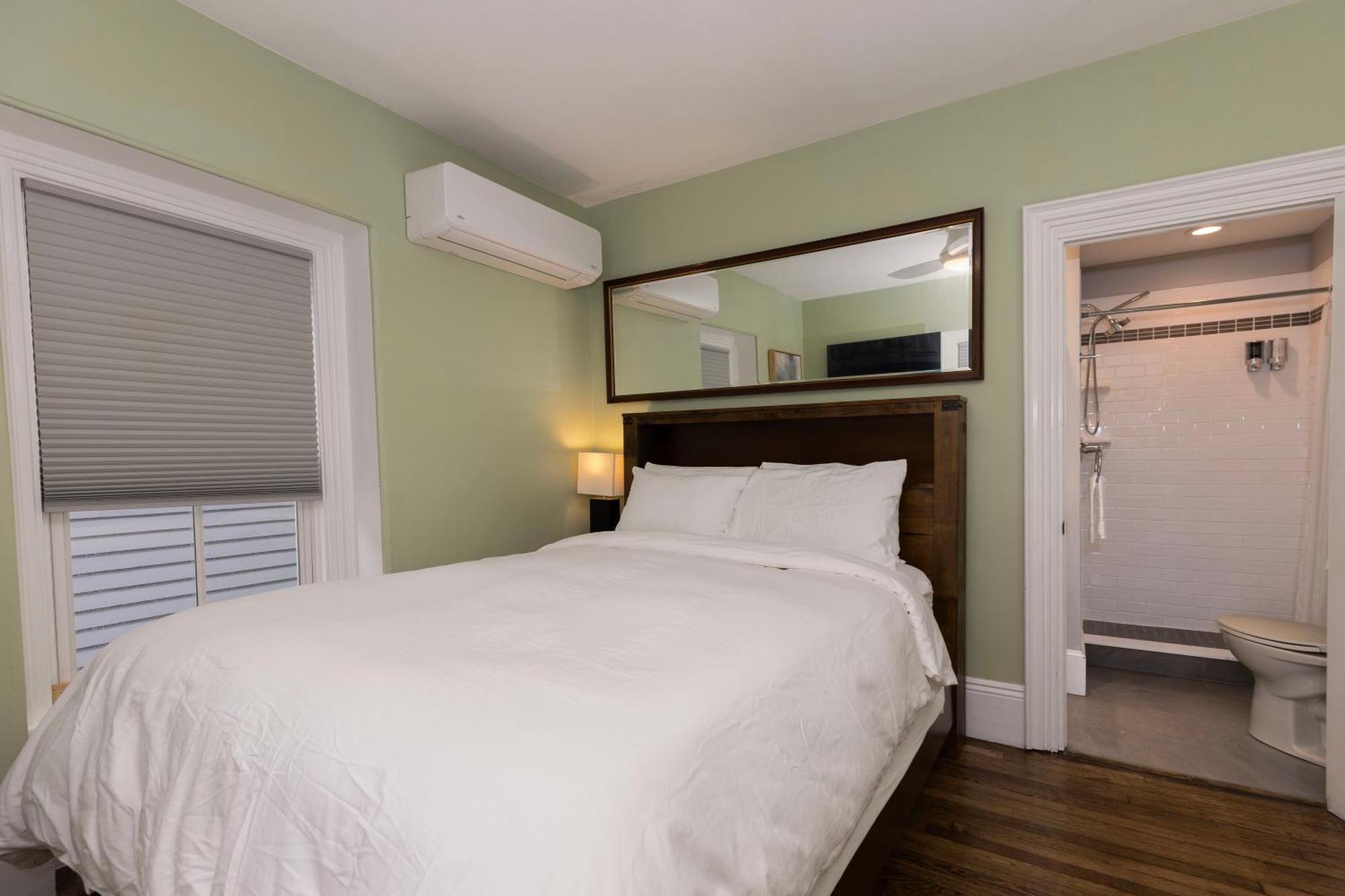 Prince Albert Guest House, Provincetown Room photo