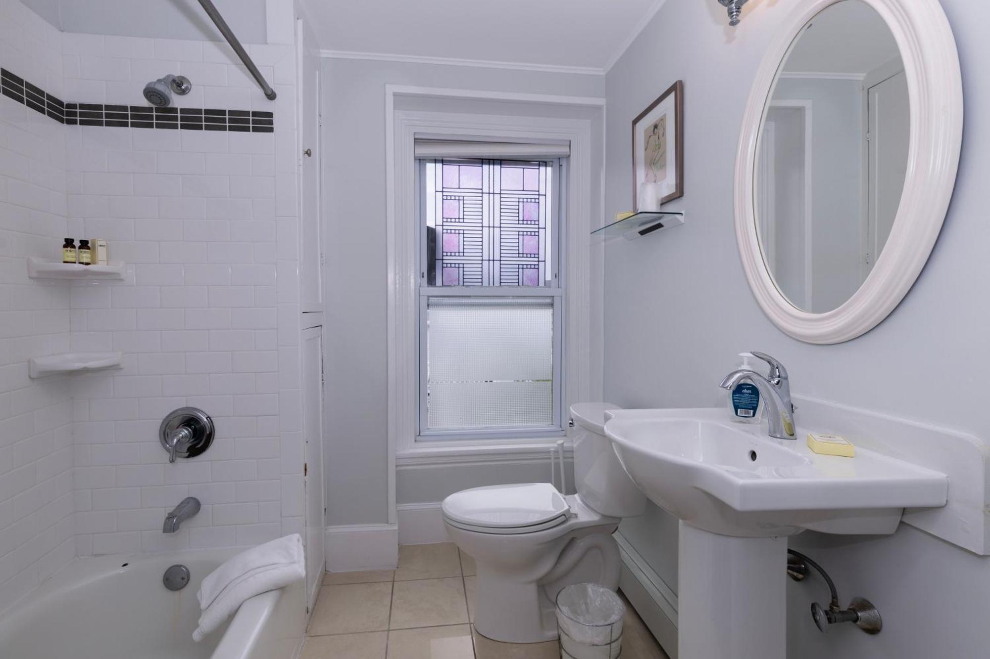 Prince Albert Guest House, Provincetown Room photo