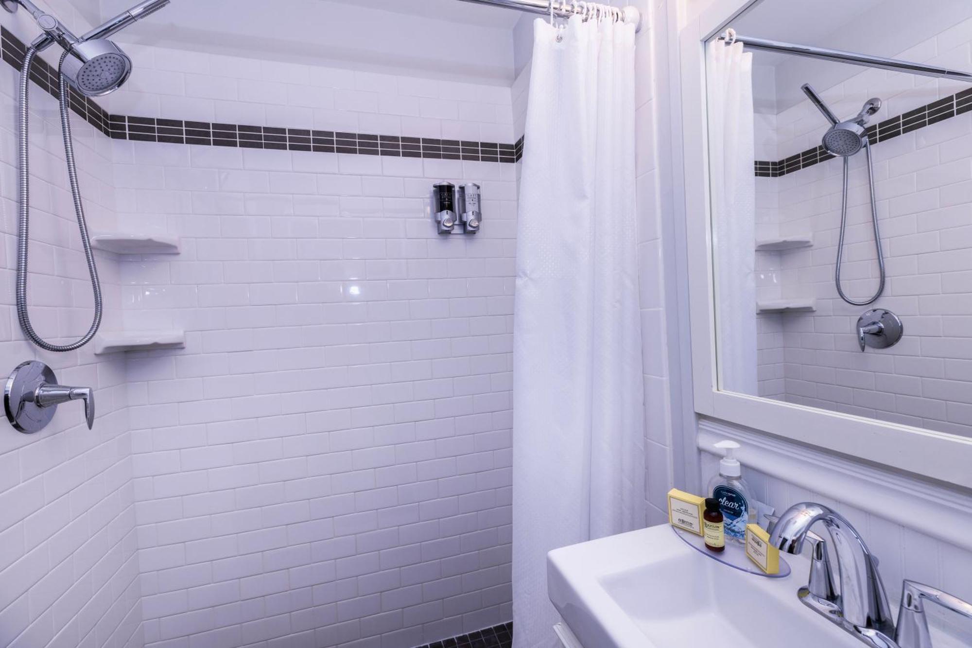Prince Albert Guest House, Provincetown Room photo