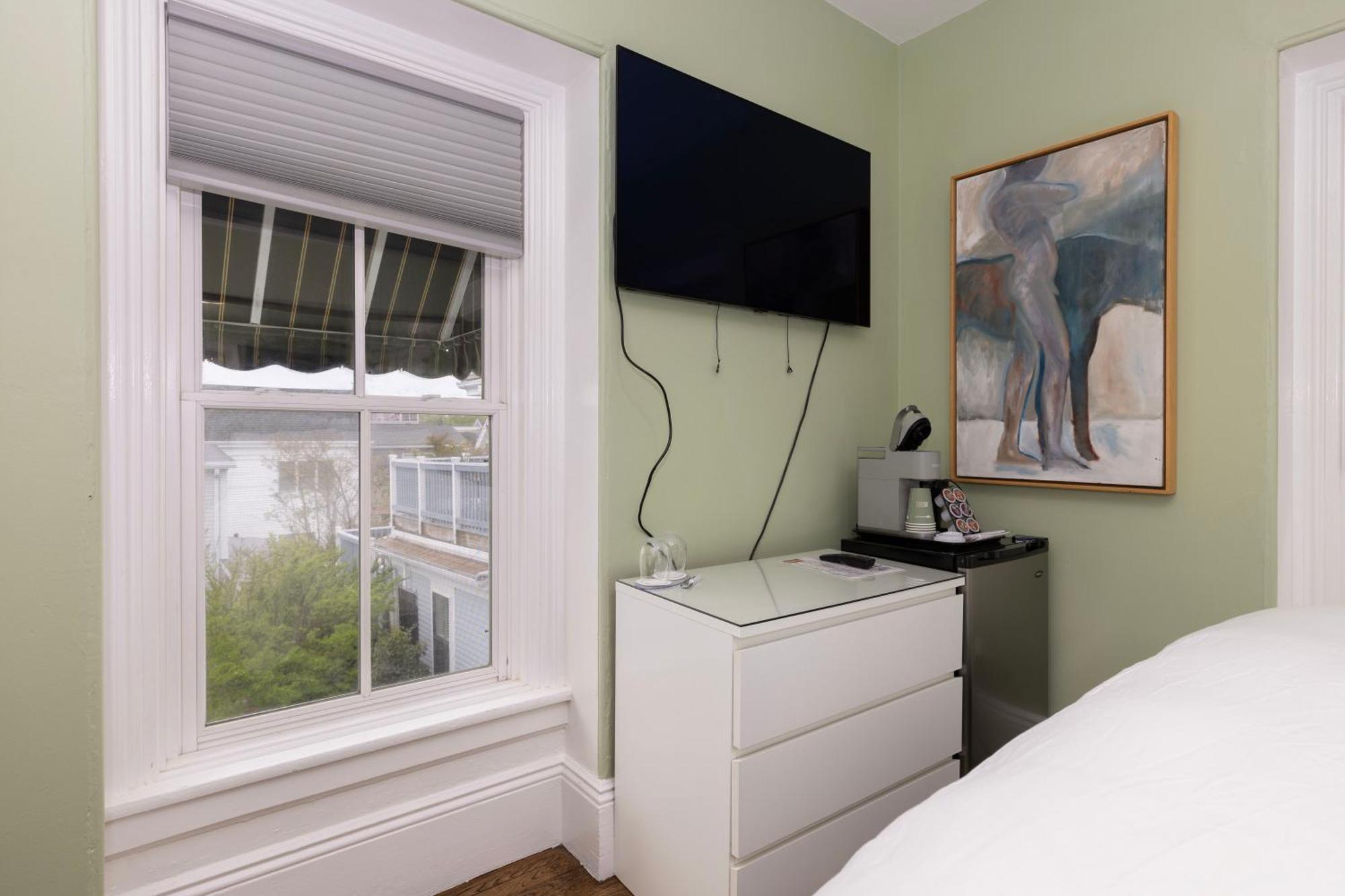 Prince Albert Guest House, Provincetown Room photo